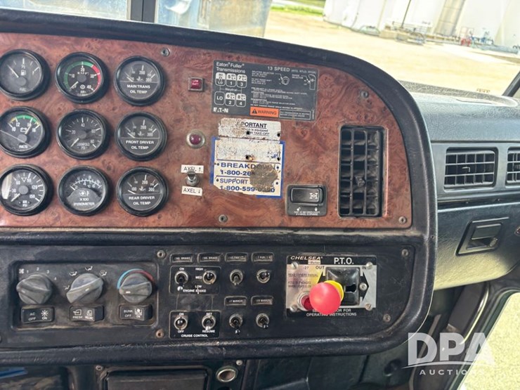 2005-peterbilt-385-image-72