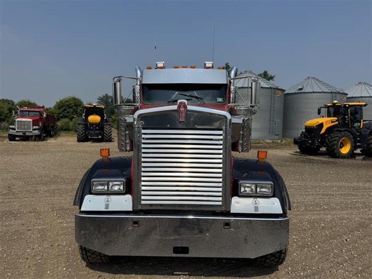 2012-kenworth-w900-image-8