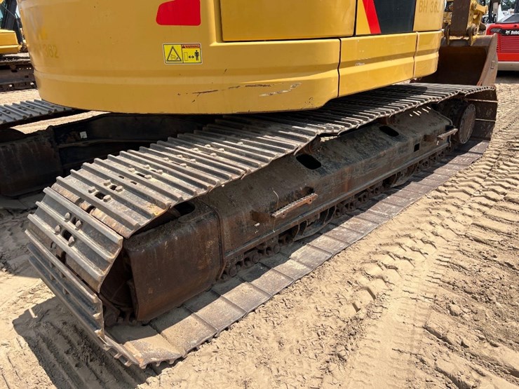 caterpillar-325fl-image-15