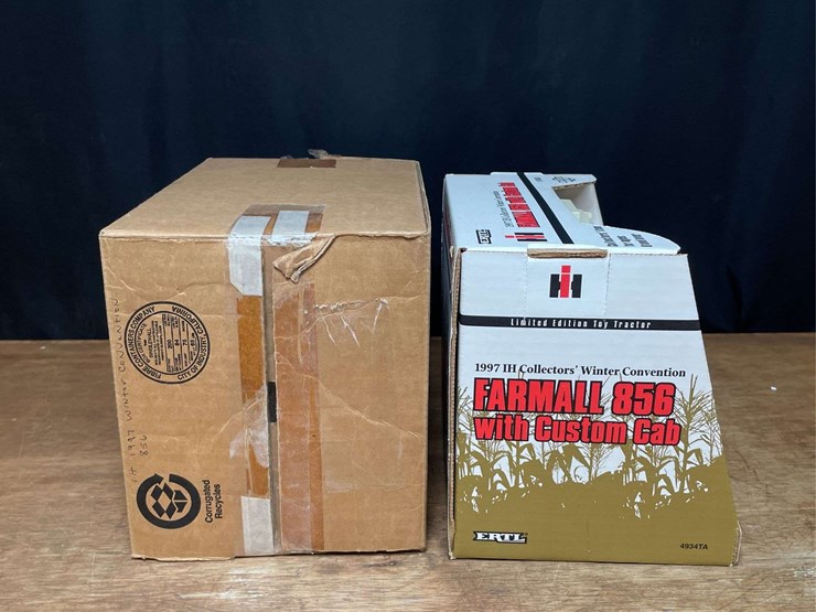 1/16-ih-856-1997-ih-collectors-nib-ertl-image-7