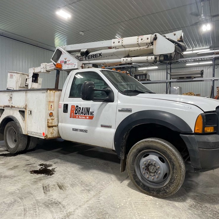 2005 FORD F550 XL