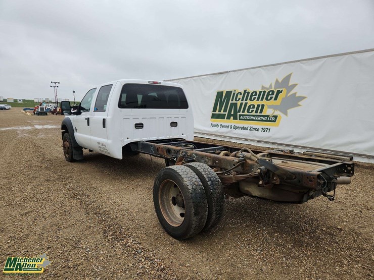 2016-ford-550-image-3