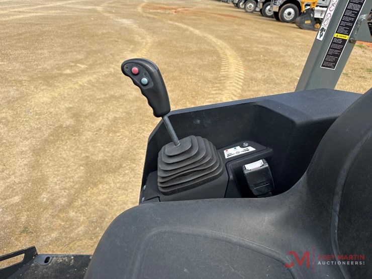 2021-wacker-rd12-double-drum-roller-image-11