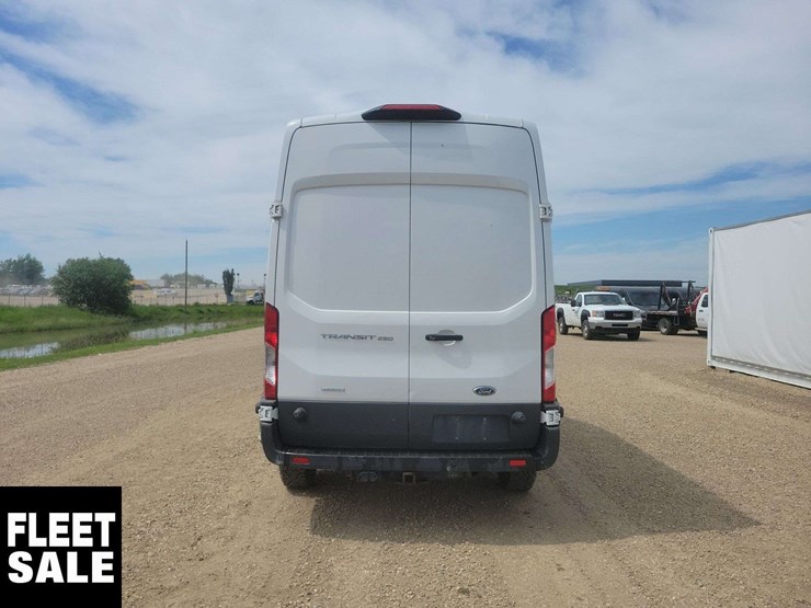 2018-ford-transit-image-18