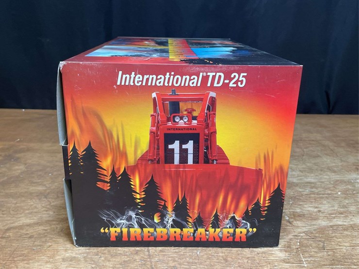 1/25-ih-td-25-crawler-firebreaker-nib-1st-gear-image-12