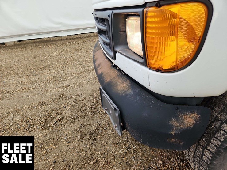 2005-ford-cargo-image-29