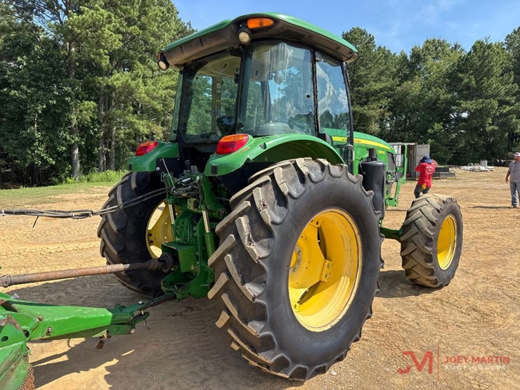 john-deere-6105e-image-3