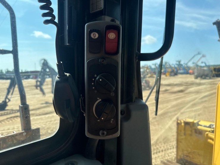 2018-caterpillar-d6t-lgp-image-32
