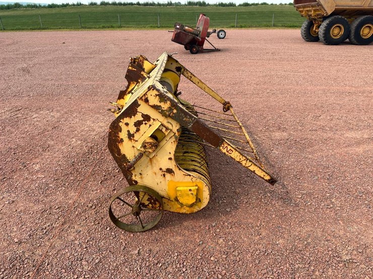 new-holland-770w-image-9