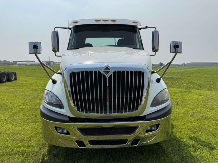 2016-international-prostar-image-4