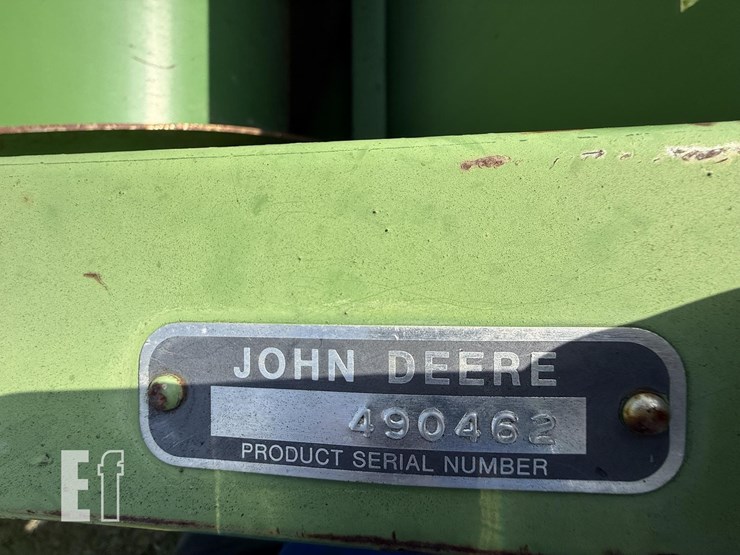 john-deere-212-image-11