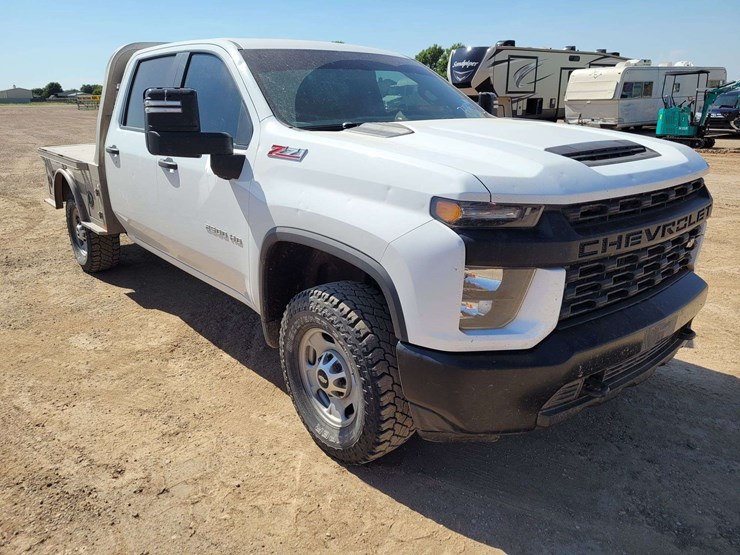 2021-chevrolet-silverado-2500-image-2
