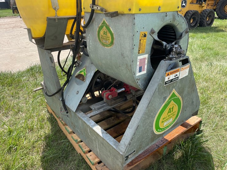 a1-55-gallon-3pt-fly-sprayer-image-7