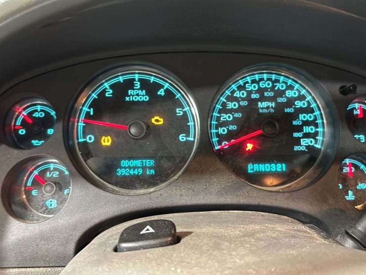 2007-chevrolet-suburban-image-17