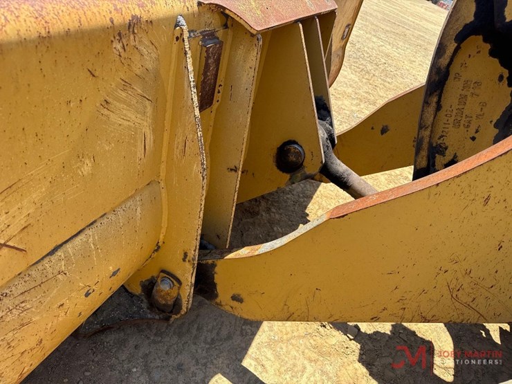 2013-caterpillar-966k-image-8