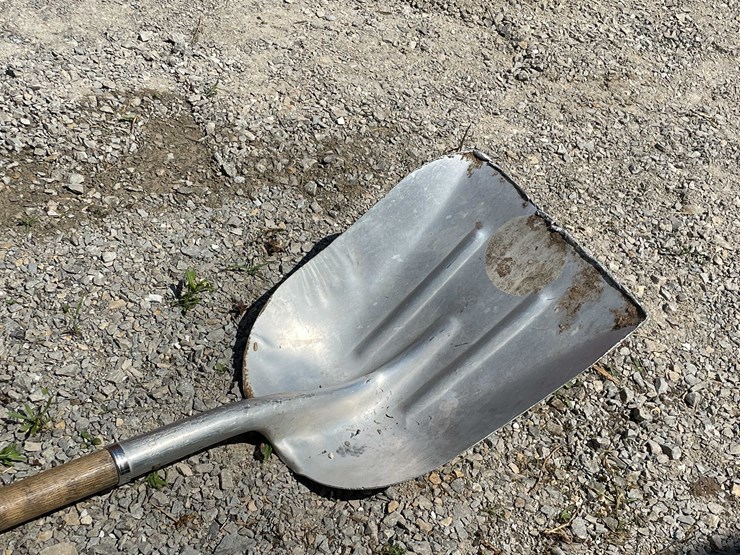 #8591-•-(3)-gardening-tools-image-4