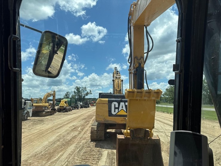 2015-caterpillar-336fl-image-34
