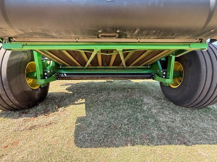 john-deere-560m-image-21