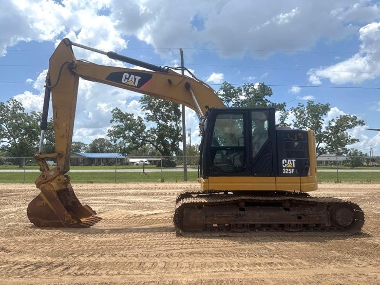 2016-caterpillar-325fl-image-1