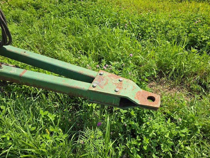 john-deere-335-image-4
