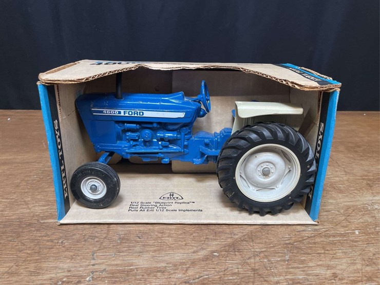 1/12-ford-4600-nib-ertl-image-1