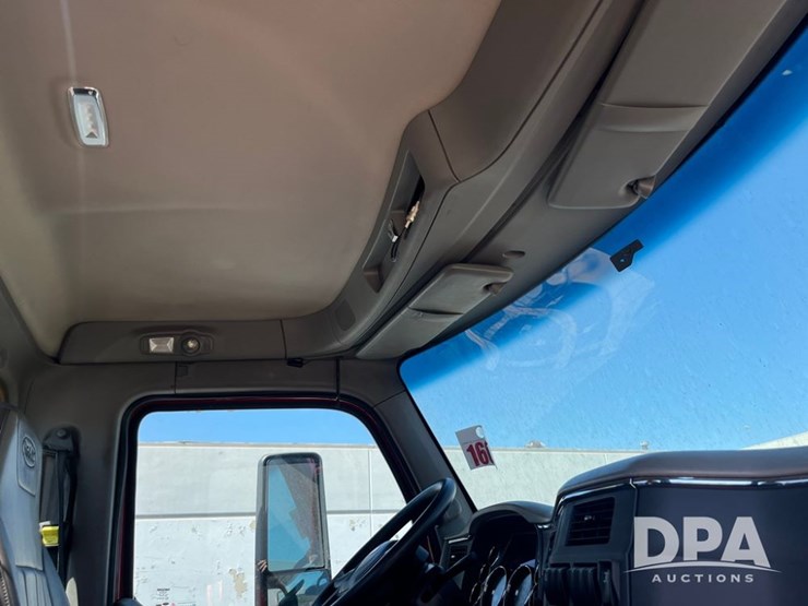 2018-peterbilt-579-image-20