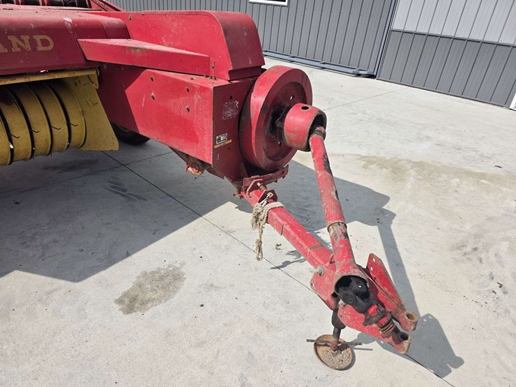 new-holland-268-image-2