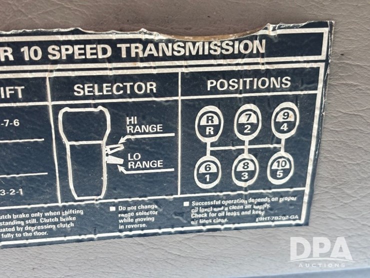 2005-caterpillar-10-image-96