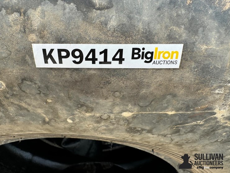 12.5l-15-implement-tires-image-15