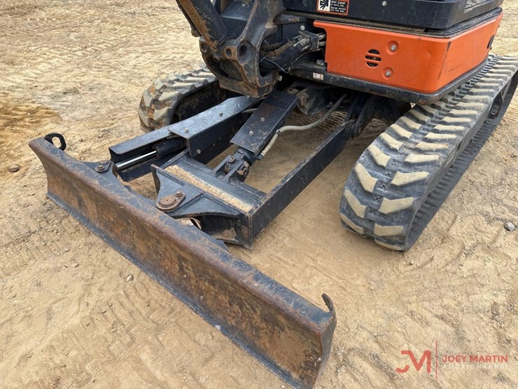 hitachi-zaxis-35u-mini-excavator-image-11
