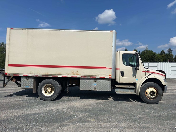2003-freightliner-m2-106-box-truck-(17’-box)-image-8