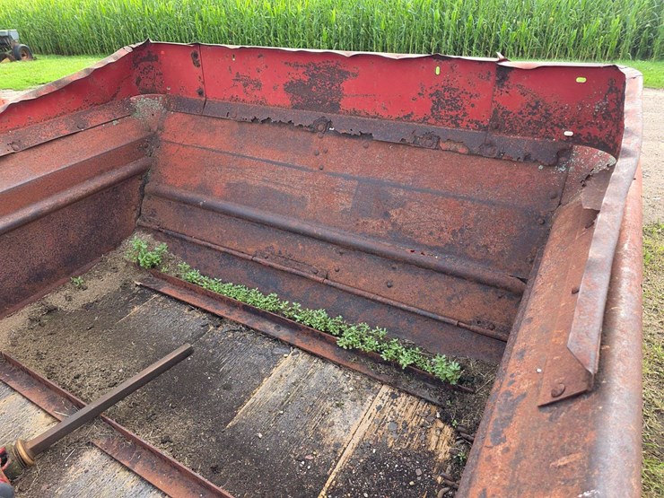 new-holland-520-image-9