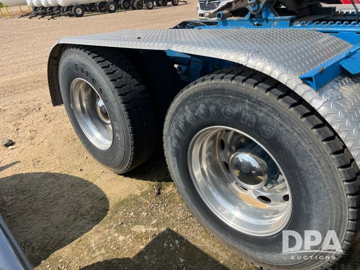 1993-peterbilt-377-image-28