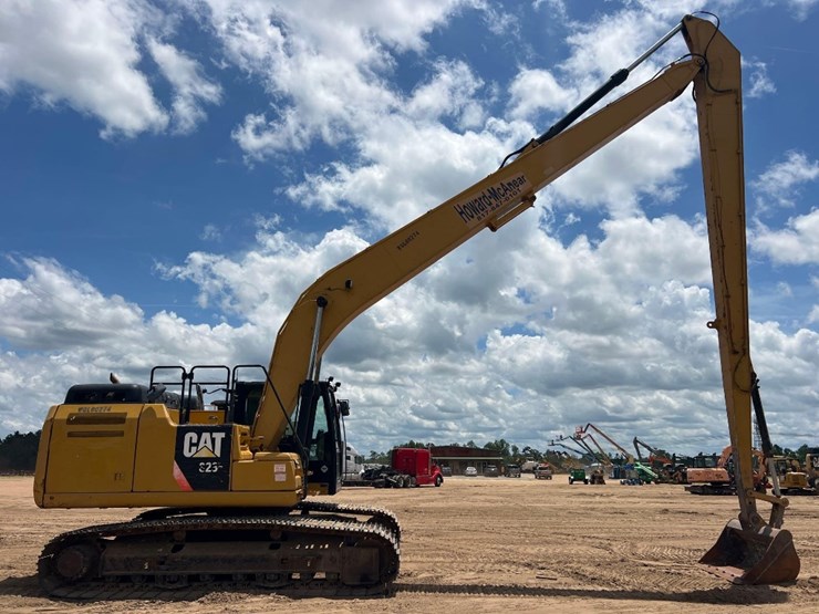 2015-caterpillar-326fl-image-5