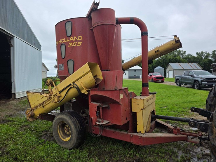 new-holland-355-image-8