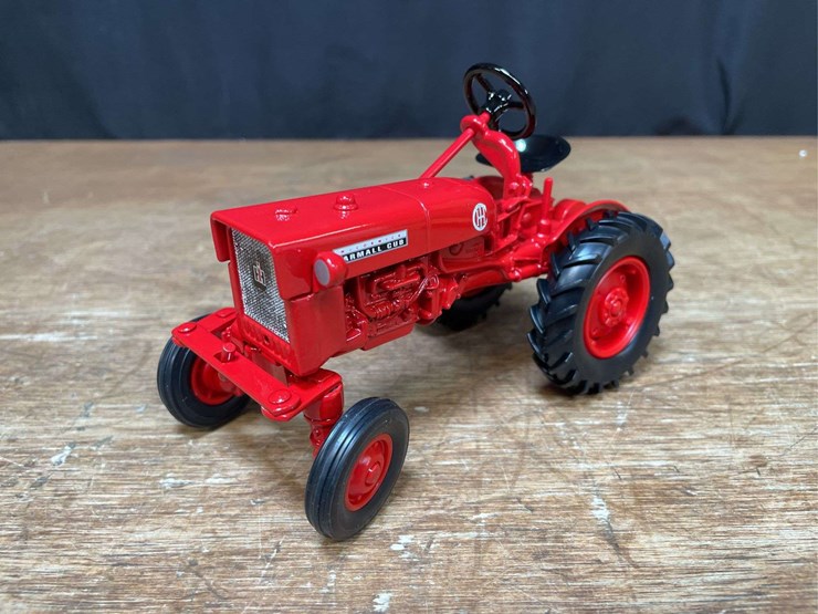 1/16-farmall-cub-2007-red-power-roundup-nib-ertl-image-2