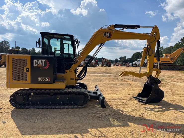 2025-caterpillar-305.5-image-5