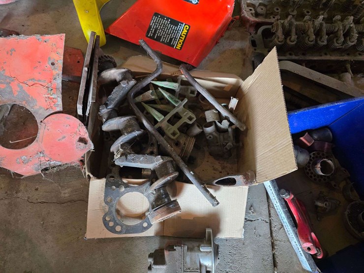large-lot-of-misc-tractor-parts,-mostly-allis-and-john-deere-image-9