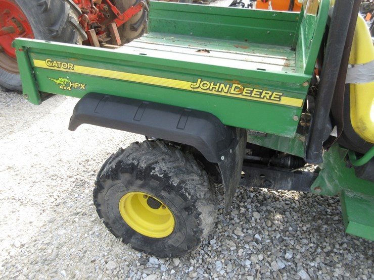 john-deere-gator-image-9