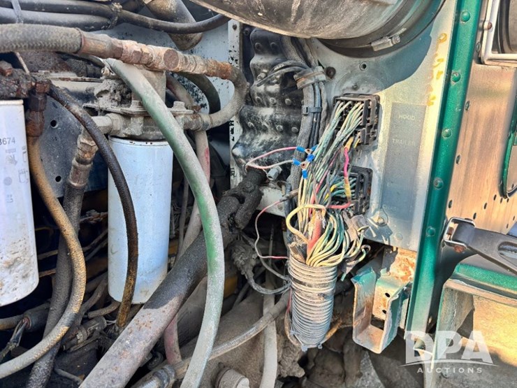 1993-peterbilt-377-image-55