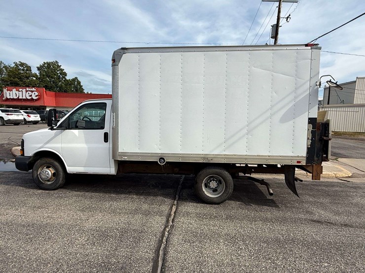 2009-chevrolet-express-3500-image-20