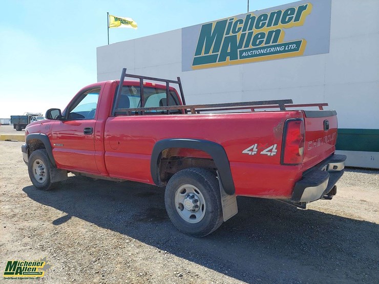 2006-chevrolet-silverado-2500hd-image-2