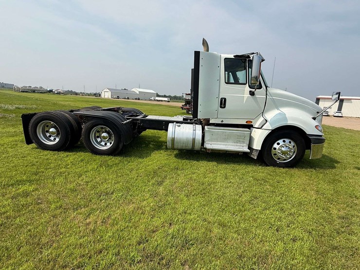 2016-international-prostar-image-9