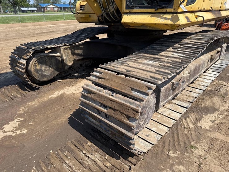2005-komatsu-pc400-lc-7l-image-12