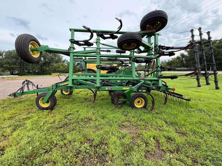 john-deere-680-image-8