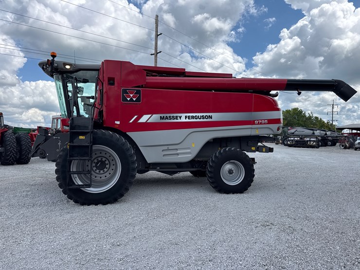 massey-ferguson-9795-image-2