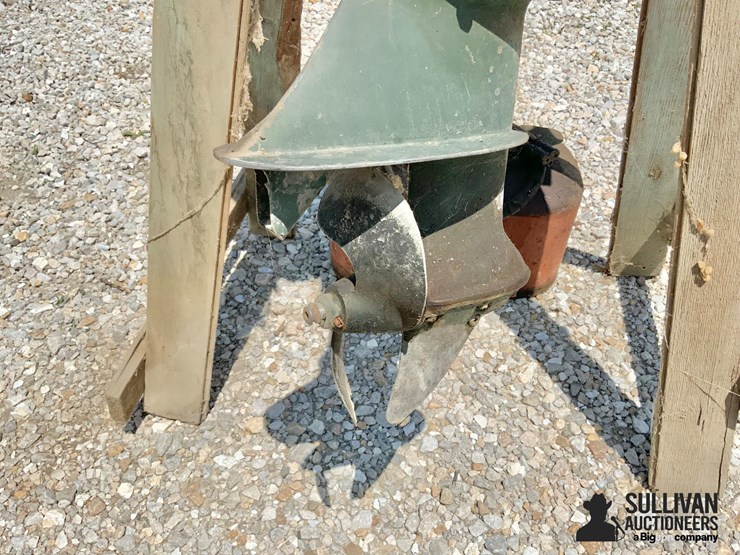 1957-evinrude-fisherman-5.5-outboard-motor-image-11