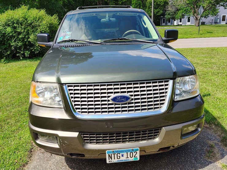 2003-ford-expedition-image-3