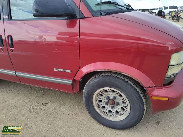 1998-gmc-safari-image-27