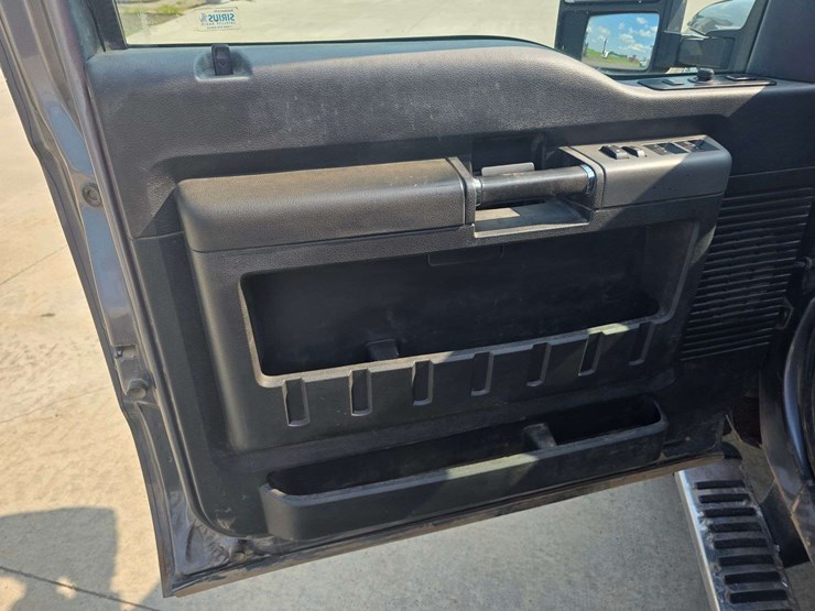 2011-ford-f350-image-19